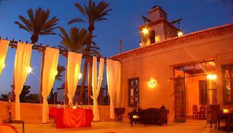 Terras van restaurant. Les Deux Tours Marrakech Marokko