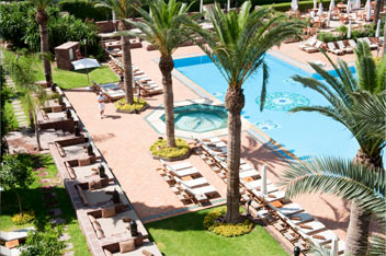 Heerlijk zwembad Sofitel Marrakech Marokko
